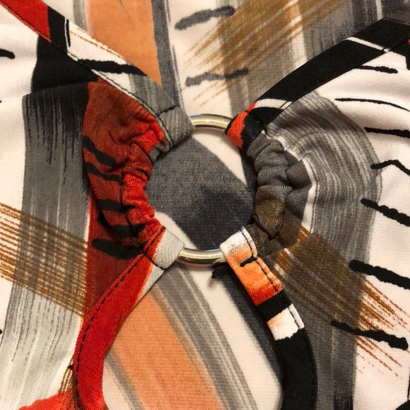 🎨New Direction🎨Abstract Print (Sz 1X) Keyhole Front 94% Polyester 6% spandex - Picture 2 of 7